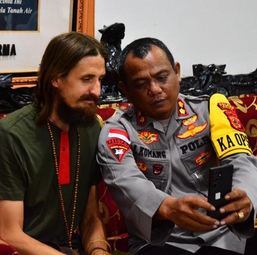 Pilot Susi Air Bebas Usai Disandera KKB di Papua, Begini Tampang Terbarunya