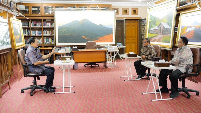 Pramono Anung mengungkapkan pertemuannya dan Rano Karno di Cikeas berbareng Presiden ke-6 Indonesia Susilo Bambang Yudhoyono, Sabtu (21/9).