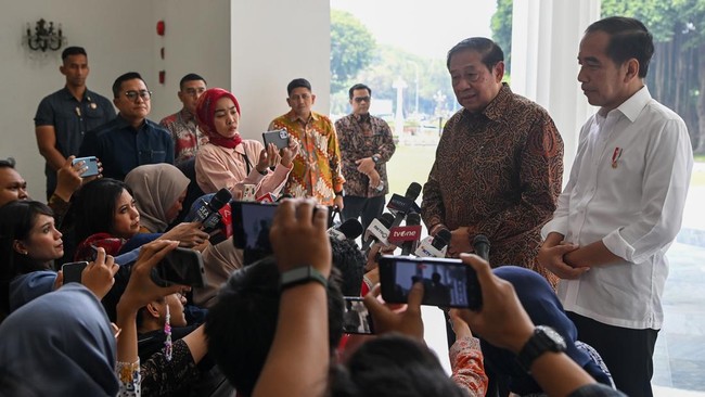 FOTO: Momen SBY Bertemu Jokowi di Istana Merdeka Jakarta