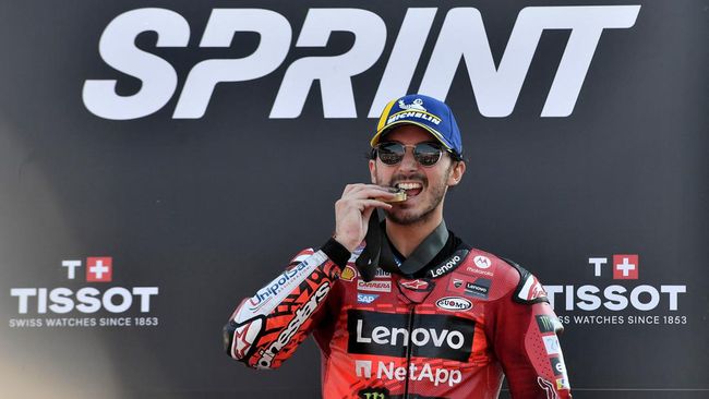 MotoGP poses after Bagnaia wins the Mandalika MotoGP sprint race