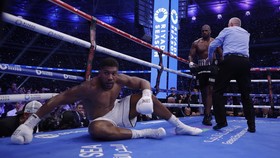 Kalah Brutal Dipermak Dubois, Anthony Joshua Ogah Pensiun