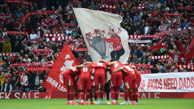 Arsenal dan Liverpool sedang berjuang memperebutkan jalur menuju puncak klasemen sekaligus menjaga gengsi.