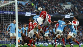 FOTO: Man City Selamat dari Kekalahan Lawan Arsenal