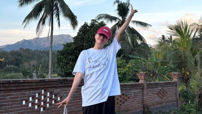 Han Hyo Joo Kunjungi Bali untuk Syuting Drama 'Romantics Anonymous', Intip Keseruannya!