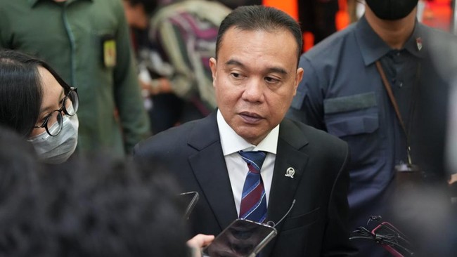 Sufmi Dasco menjelaskan soal revisi tatib DPR yang baru disahkan membuat lembaga itu bisa mengevaluasi pimpinan lembaga lain yang dipilih lewat parlemen.