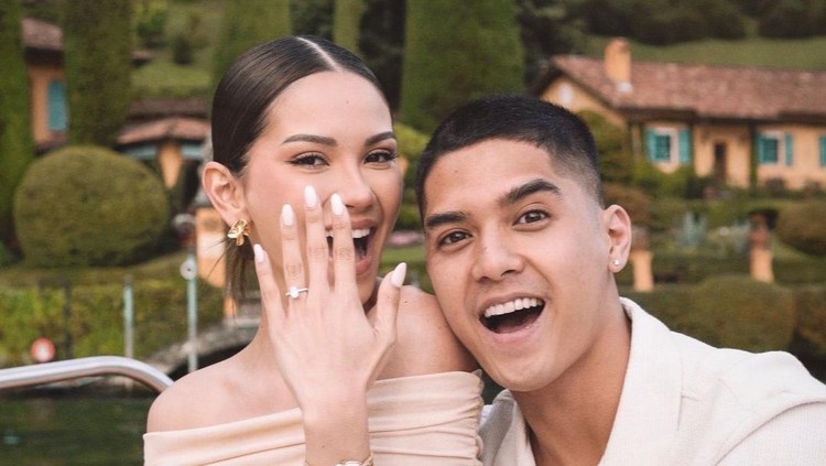 Al Ghazali melamar Alyssa.