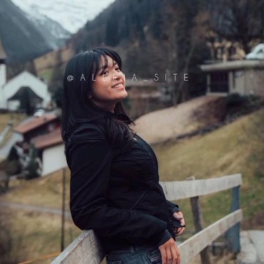 Jadi Mahasiswi Jurusan Desain, Alleia Perlihatkan Bakat Gambar bak Ariel NOAH