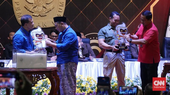 Pasangan Andika Perkasa dan Hendra Prihadi mendapat nomor 1 di Pilgub Jateng 2024. Sedangkan Ahmad Luthfi dan Taj Yasin nomor urut 2.