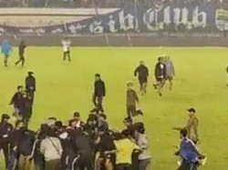 Ricuh Bobotoh Vs Steward, Persib Terancam Sanksi Pengurangan Poin!