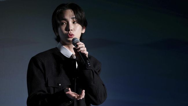 Key SHINee mengaku menerima perawatan medis tanpa izin di rumah dari "injection auntie" dan memutuskan mundur dari beberapa acara.