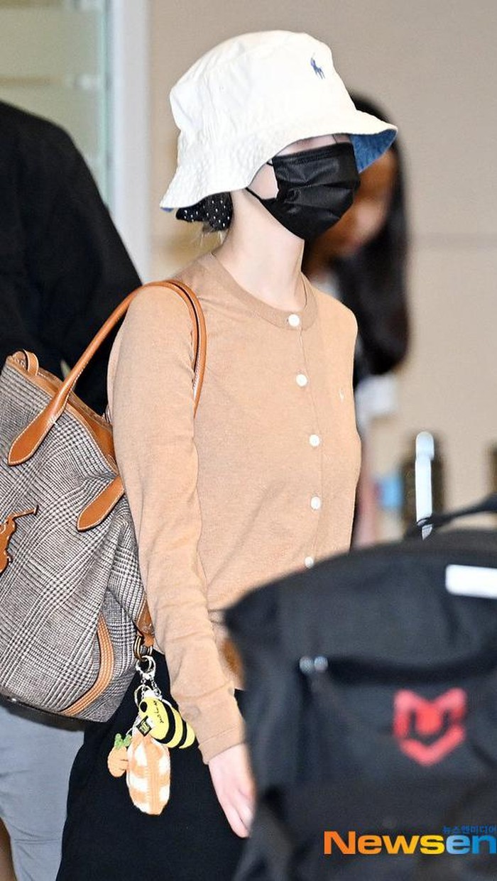 Keychain couple Winter dan Kim Ji Won / Foto: X/teamwinteroffcl