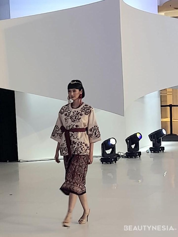 Bagaimana menurut kamu koleksi menawan dari LaSalle College di Fashion Nation Senayan City 2024 ini, Beauties?/ Foto: Sierra/Beautynesia