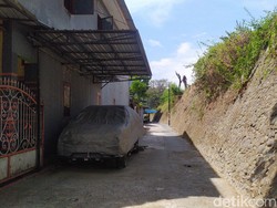 Sorotan Lurah ke Agus Meski Sudah Bongkar Garasi 6 Tahun Dibangun di Jalanan