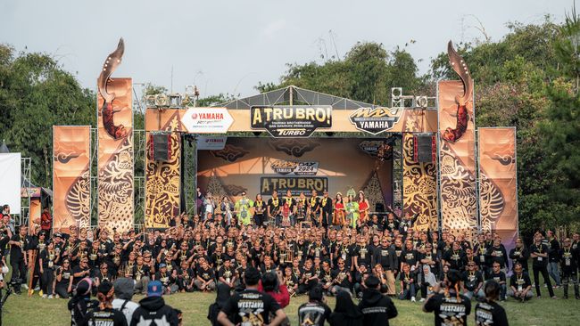 Ratusan Bikers Riuhkan Maxi Yamaha Day 2024 di Bandung