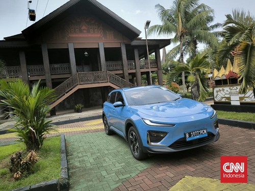 Neta X, model mobil listrik kedua Neta Auto Indonesia, yang diproduksi di dalam negeri.
