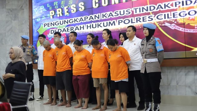 Kasatreskrim Polres Cilegon mengatakan para tersangka kini dijerat pembunuhan berencana juga setelah penyidik mendapati aksi telah direncanakan sebulan.