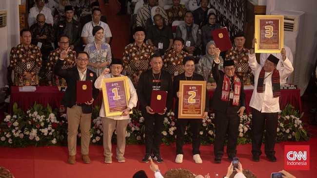 Debat perdana Pilgub Jakarta 2024 dinilai bakal menjadi panggung pertarungan Ridwan Kamil vs Pramono. Sementara Dharma Pongrekun hanya jadi penggembira.