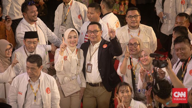 Calon Gubernur DKI Jakarta nomor urut 1 Ridwan Kamil (RK) menjual sejumlah karya lukisan miliknya untuk menambah pundi-pundi kampanye Pilgub DKI Jakarta.