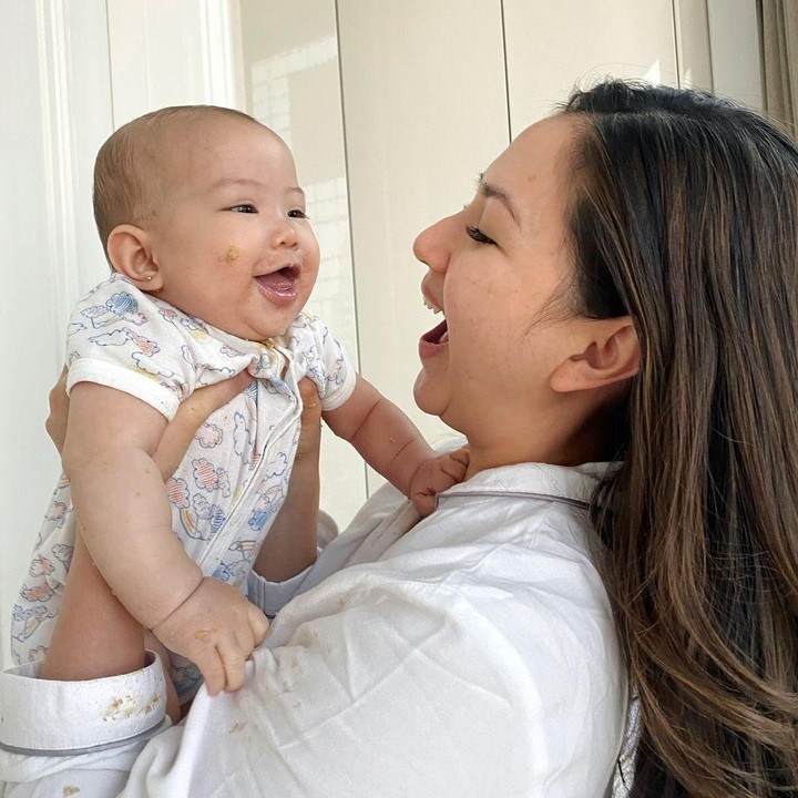 <p>"Salut banget. Terjun langsing bikin MPASI sendiri Mom," kata seorang netizen. "Hebatttt bangetttt benar-benar disaring MPASI," ungkap netizen lainnya. (Foto: Instagram: @jscmila)</p>