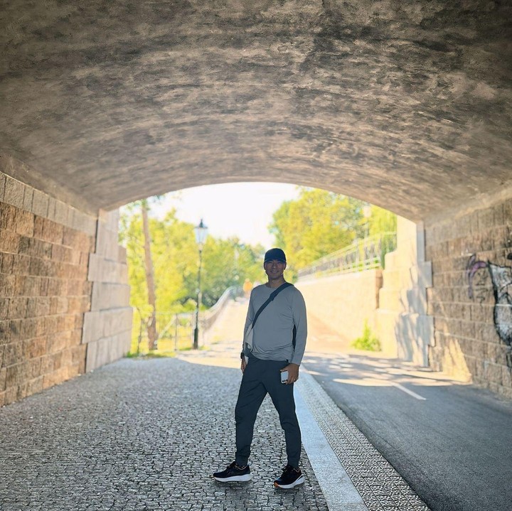 <p>Momen liburan tersebut dibagikan langsung oleh Rini melalui beberapa potret dan video yang diunggah di akun Instagram pribadinya. "<em>My first day in Prague</em> (Hari pertamaku di Praha)," tulis Rini, dikutip dari laman <em>Instagram@riniyulianti,</em> Senin (23/9/2024). (Foto: Instagram@riniyulianti)</p>