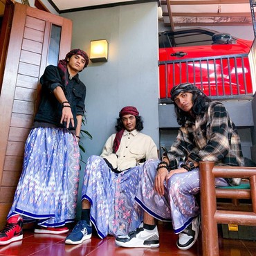 Ada yang Disebut Monopoli Duit Lolly, Ini Beda Profesi 2 Kakak Vadel Badjideh