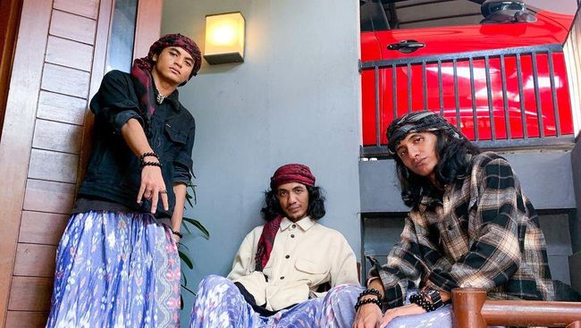 Ada yang Disebut Monopoli Duit Lolly, Ini Beda Profesi 2 Kakak Vadel Badjideh