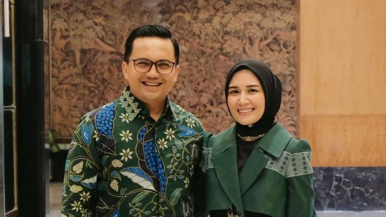 Sahrul Gunawan dan Istri