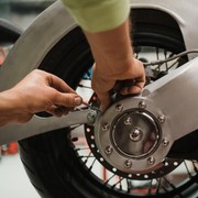 Perempuan Wajib Tahu, Jangan Malas Buat Servis 5 Komponen Terpenting Motor Ini Secara Rutin