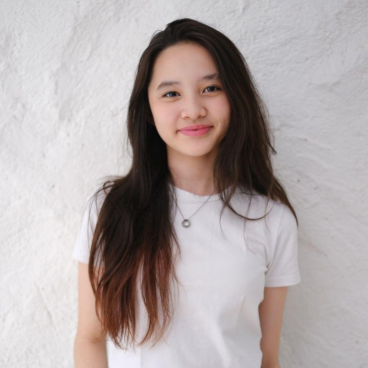 <p>"Sekarang @kana.sybilla sudah masuk usia pertama kali ku mengetahui kalau dunia luas sekali dan super seru buat mencoba banyak hal, mengumpulkan pengalaman-penagalaman sambil mencari tahu apa yang sebenarnya menjadi <em>passion</em> diri," tulis Zaskia Mecca sebagai keterangan fotonya. (Foto: Instagram: @zaskiadyamecca)</p>