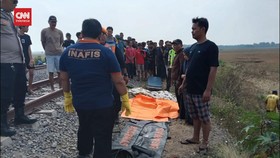 VIDEO: 4 orang, 2 di Antaranya Anak-anak Tewas Ditabrak KA Fajar Utama