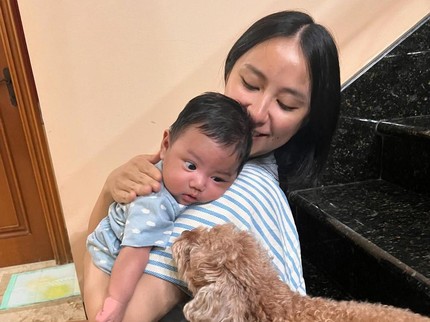 5 Potret Elio Putra Joshua Suherman dan Clairine Clay, Punya Tanda Lahir Unik