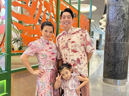 Terpopuler: Potret Edric Tjandra bersama Istri dan Anak