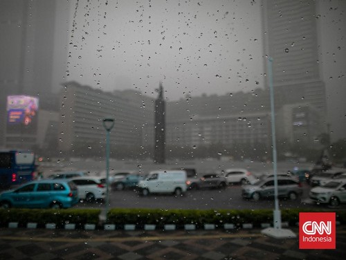 Respons KLH soal BRIN Temukan Mikroplastik dalam Air Hujan di Jakarta