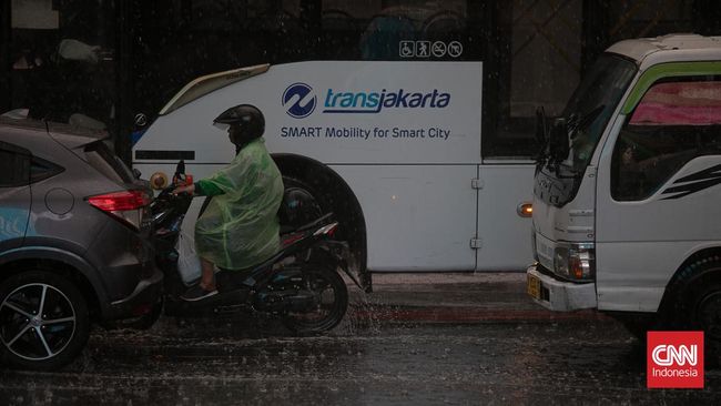 When is the peak rainy season in Jakarta? BMKG reveals its predictions