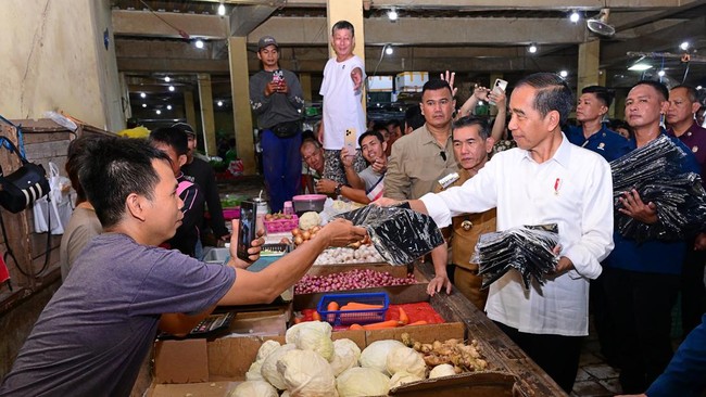 Presiden Joko Widodo (Jokowi) blak-blakan soal deflasi lima bulan beruntun yang menghantam di Indonesia.
