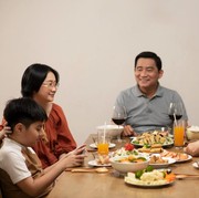 Kenapa Makan Bersama Keluarga Dianggap Penting? Ternyata Ini Manfaatnya...
