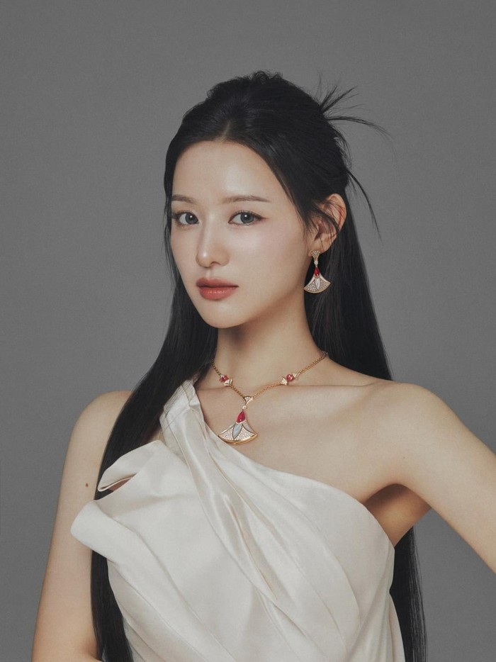 Kim Ji Won untuk BVLGARI