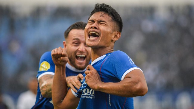 Pakai 4 Bintang di Logo Persib Bandung akan menggunakan 4 bintang di logo setelah dipastikan menjadi juara Liga 1 2024/2025.