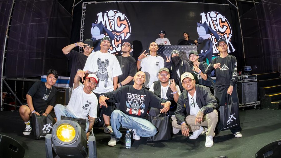 Microphone Checka Volume #1