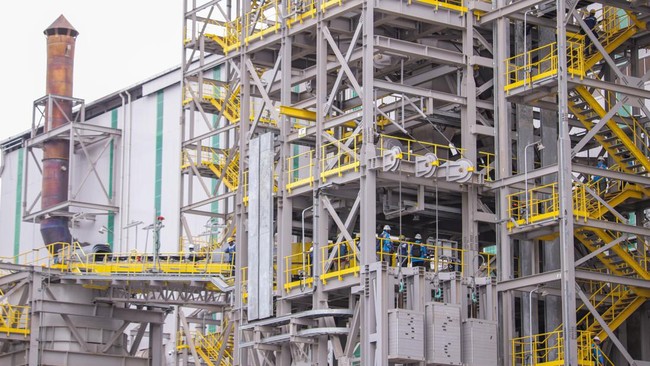 Smelter Freeport Gresik yang Sempat Terbakar Siap Beroperasi Lagi Freeport Indonesia memastikan fasilitas pengolahan biji logam atau smelter perusahaan di Gresik yang sempat terbakar pada tahun lalu sudah mulai beroperasi.