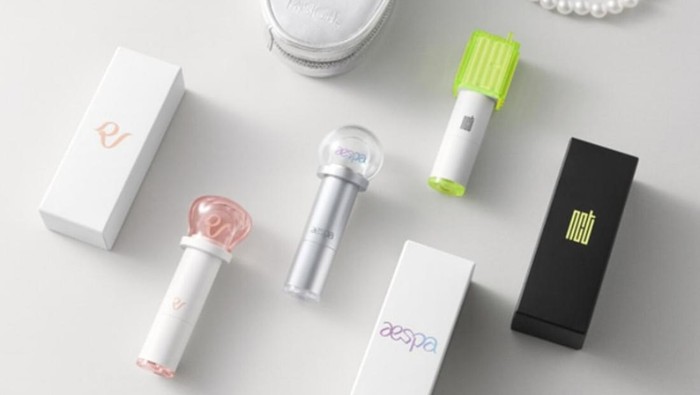 Hadirkan Inovasi Baru, SM Entertainment Rilis Lipbalm Bentuk Lightstick Para Artisnya