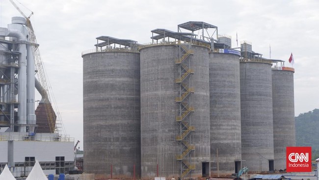 Kementerian Energi dan Sumber Daya Mineral (ESDM) mengungkapkan penyebab pembangunan proyek smelter bauksit belum signifikan.