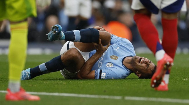 Kabar buruk menimpa Manchester City setelah Rodri disebut mengalami cedera lutut parah dan diklaim absen hingga akhir musim.
