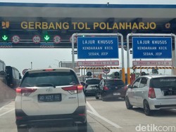 Video: Heboh Mobil Putar Balik di Tol Klaten gegara Tak Punya e-Tol