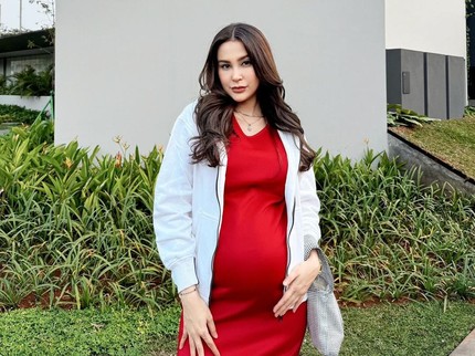 7 Potret Kehamilan Vicy Melanie Istri Kevin Aprilio, Sudah Siapkan Baju untuk Baby
