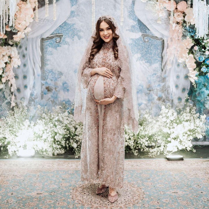 <p>Kevin dan Vicy pertama kali mengumumkan kabar kehamilan pertama ini pada akhir Mei 2024. Kehamilan ini begitu dinanti keduanya yang sudah hampir empat tahun menikah. (Foto: Instagram @vicymelanie)</p>