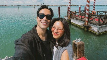 Momen manis Vidi Aldiano dan Sheila Dara