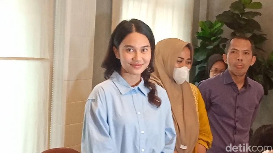 Azizah Salsha Azizah Salsha memafkan dua penyebar hoaks.