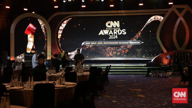 Pemerintah Kabupetan Kediri meraih penghargaan Outstanding Regional Development in Infrastructure & Economic Mobilization dalam aktivitas CNN Indonesia Awards 2024.