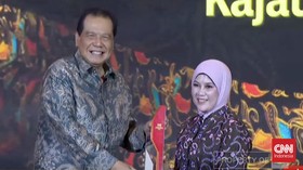 Kajati Jatim Mia Amiati Raih Law Enforcement Excellence